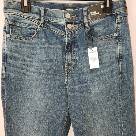 EXPRESS Mom Jean Super High Rise, Dark Wash, size 8R - Picture 4 of 13